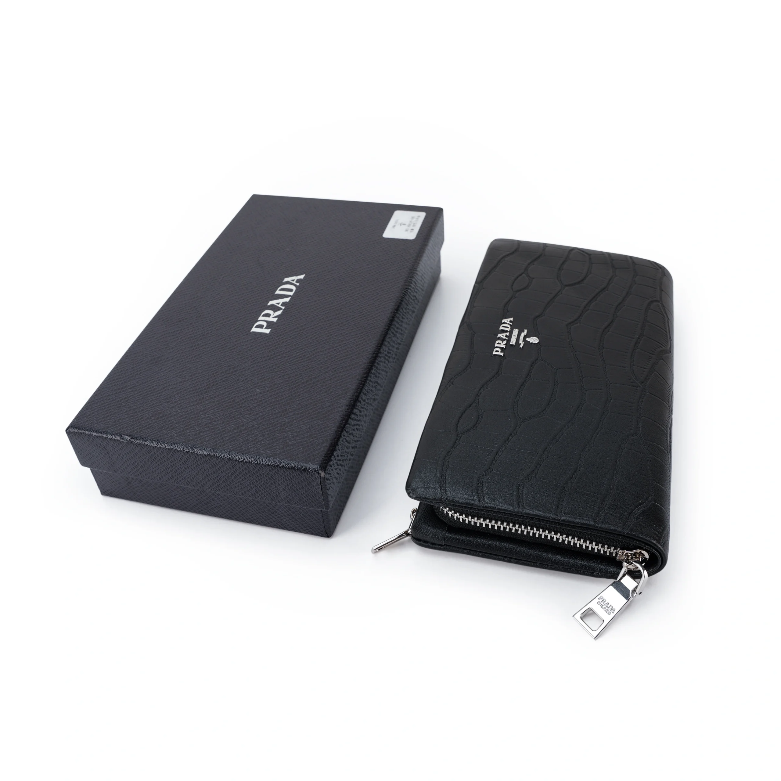 D16 Luxury Style Wallet - Image 1
